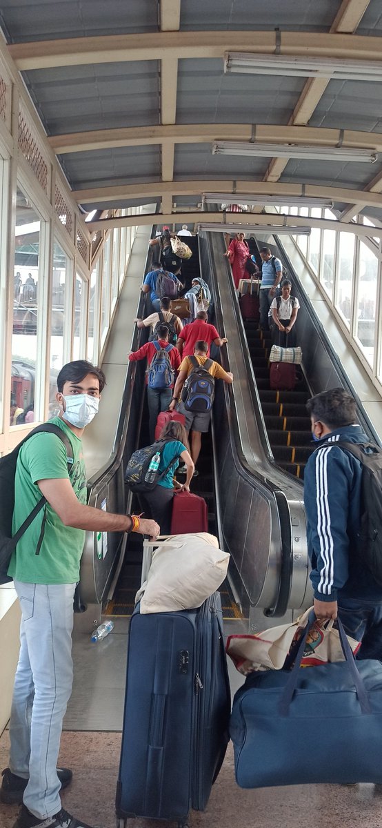 Azhar80017105's tweet photo. @AshwiniVaishnaw sir @SWRRLY  i am attaching an images for early action please. No escalators were working on 01 May 22 at plt no 8 and at entrance while getting down. https://t.co/WJ8JDbyNSv