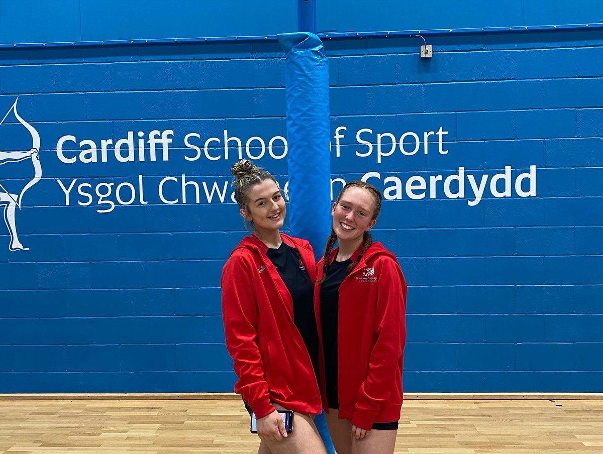 Proud mum moment for myself and <a href="/sue74w/">SueW</a> yesterday, watching our girls play for Welsh Colleges at Cardiff Met against AOC Sport Netball 🏴󠁧󠁢󠁷󠁬󠁳󠁿 😍
