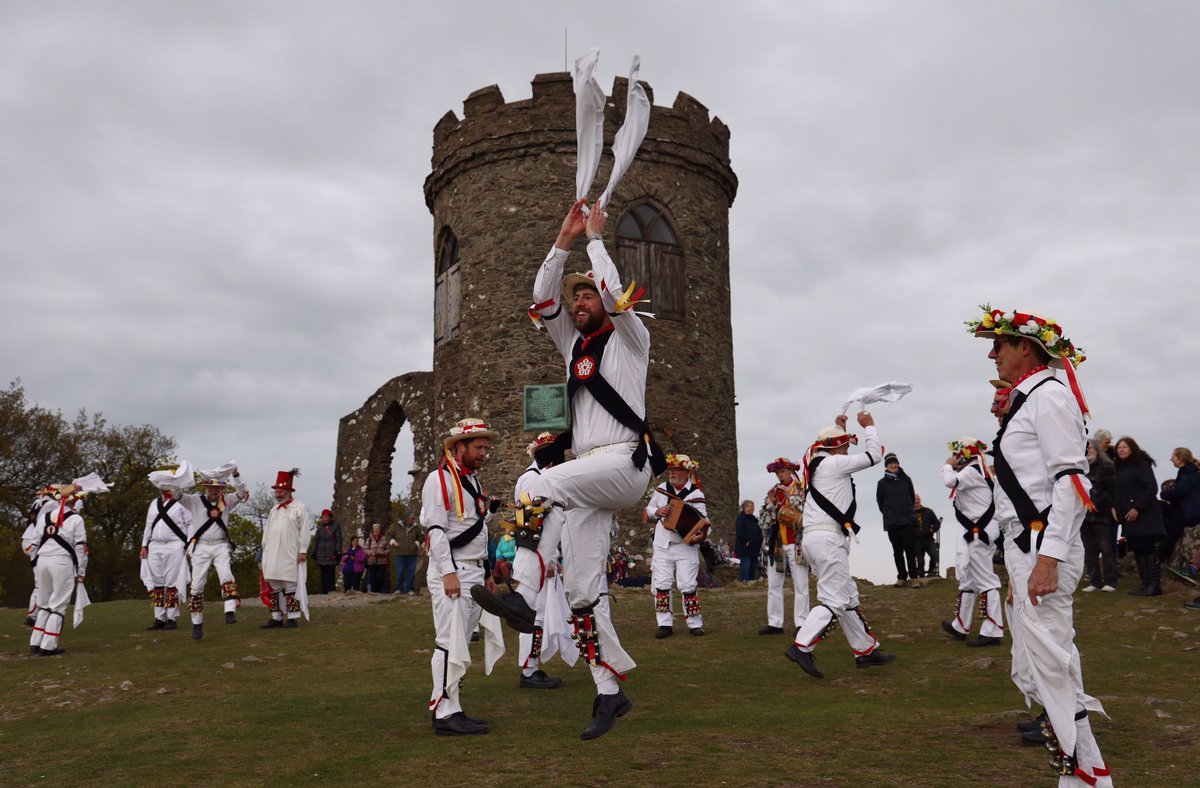 snapperdaz's tweet image. After a short interlude because of covid the @LeicesterMorris return to Bradgate Park for their traditional May Day celebration #morrisdancing #MayDay #bradgatepark #charnwood @Alamy_Editorial