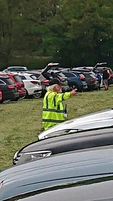 Hey @FullyChargedDan and @bobbyllew you should give a big shout out to the marshalls in the Rushmoor overflow car park including this man who has single handedly parked a *huge* number of EVs over the last 3 days of #FullyChargedLIVE