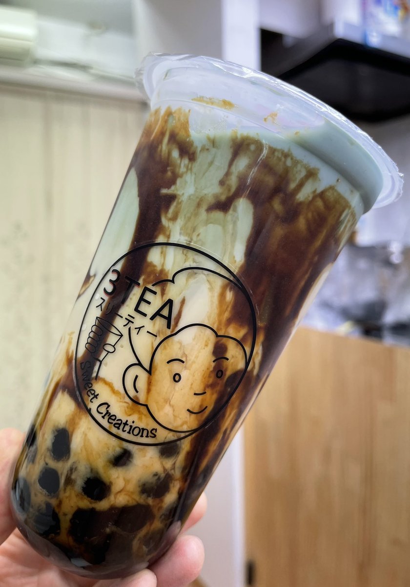 oo79864432's tweet photo. 3TEA スリーティー 👦🏼 八千代台 😆
バインミー🌭とタピオカ。タピメニュー3番↓
黒糖バタフライピーミルクティー L 620円
タピ大粒もっちり👍
ベトナム人🇻🇳一家がやってて同国人多い。母親・大学生の娘さんと情報交換🗣
誕生日ケーキ🎂も注文受付
#タピ活 #タピオカ #3TEA #スリーティー #八千代台 https://t.co/eE5Zyh5fOL