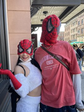 キャラクターより目立ちまくっちゃう Kemio ミチ Usjでスパイダーマンのマスクを被る2ショットに注目集まる ライブドアニュース