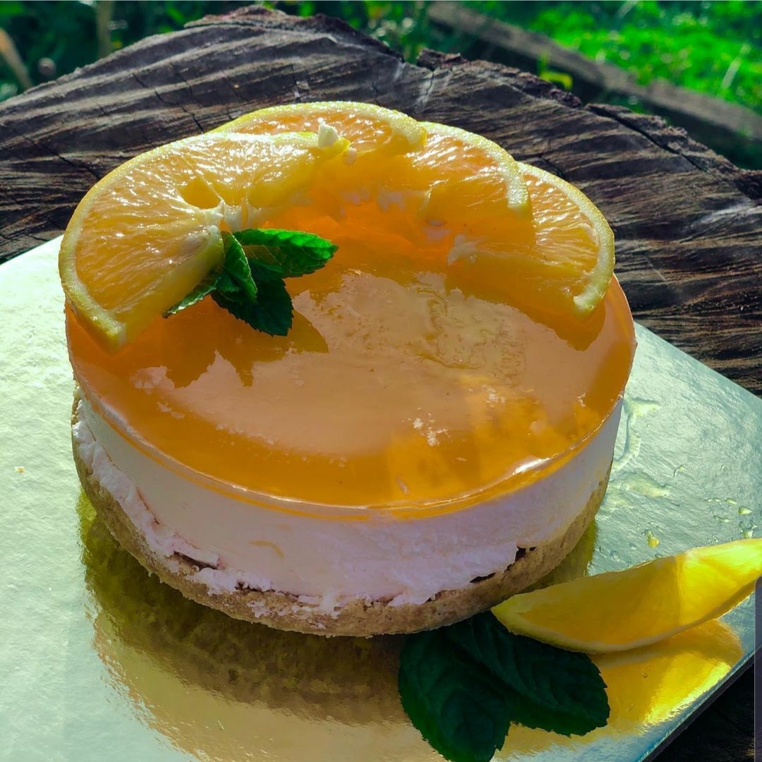 ReshmiDatt's tweet photo. Just when you wanna be on diet....🤳
#Directorscreation #lemoncheesecake https://t.co/fPleHhU7JO