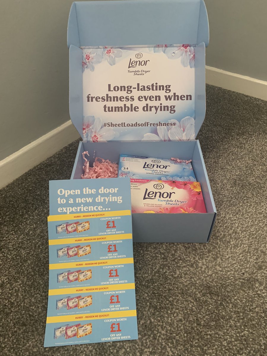 rockchicklau's tweet photo. Just as the rain arrives, so do these Lenor drier sheets. They smell divine and I canβt wait to get a washing load on to try them out in the tumble drier #gifted #sheetloadsoffreshness #savvycircle https://t.co/REzXAmwGJo