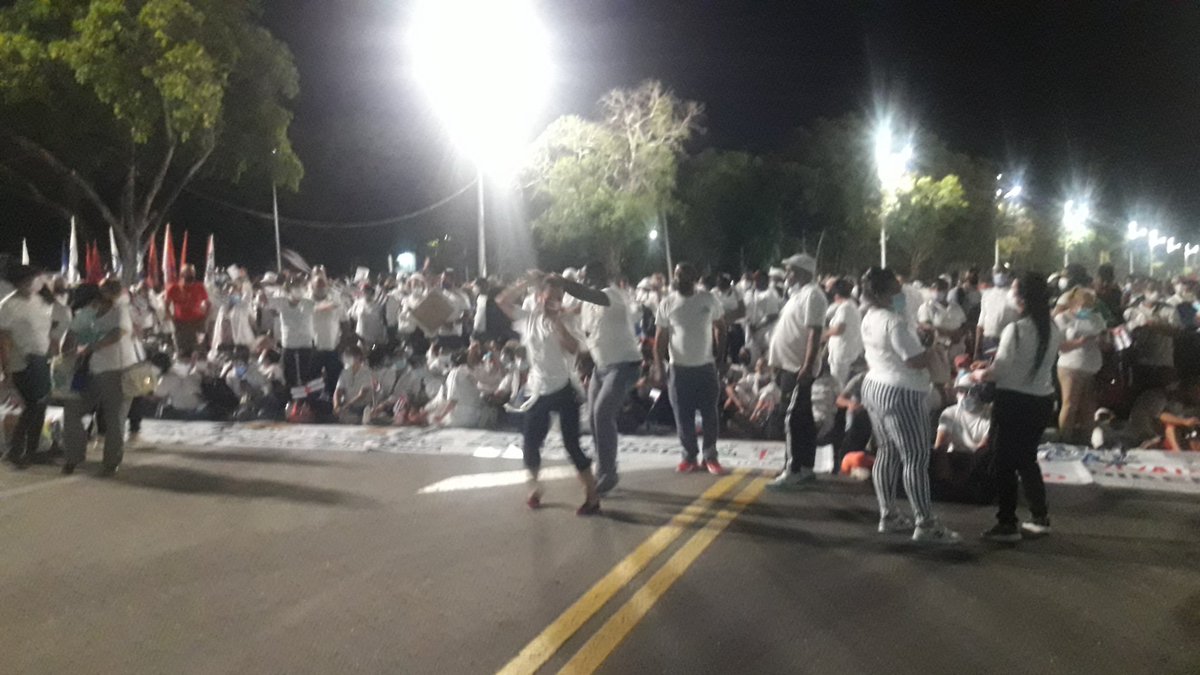 La música y el baile matizan el ambiente del #1rodeMayo en la Plaza de la Revolución José Martí.
