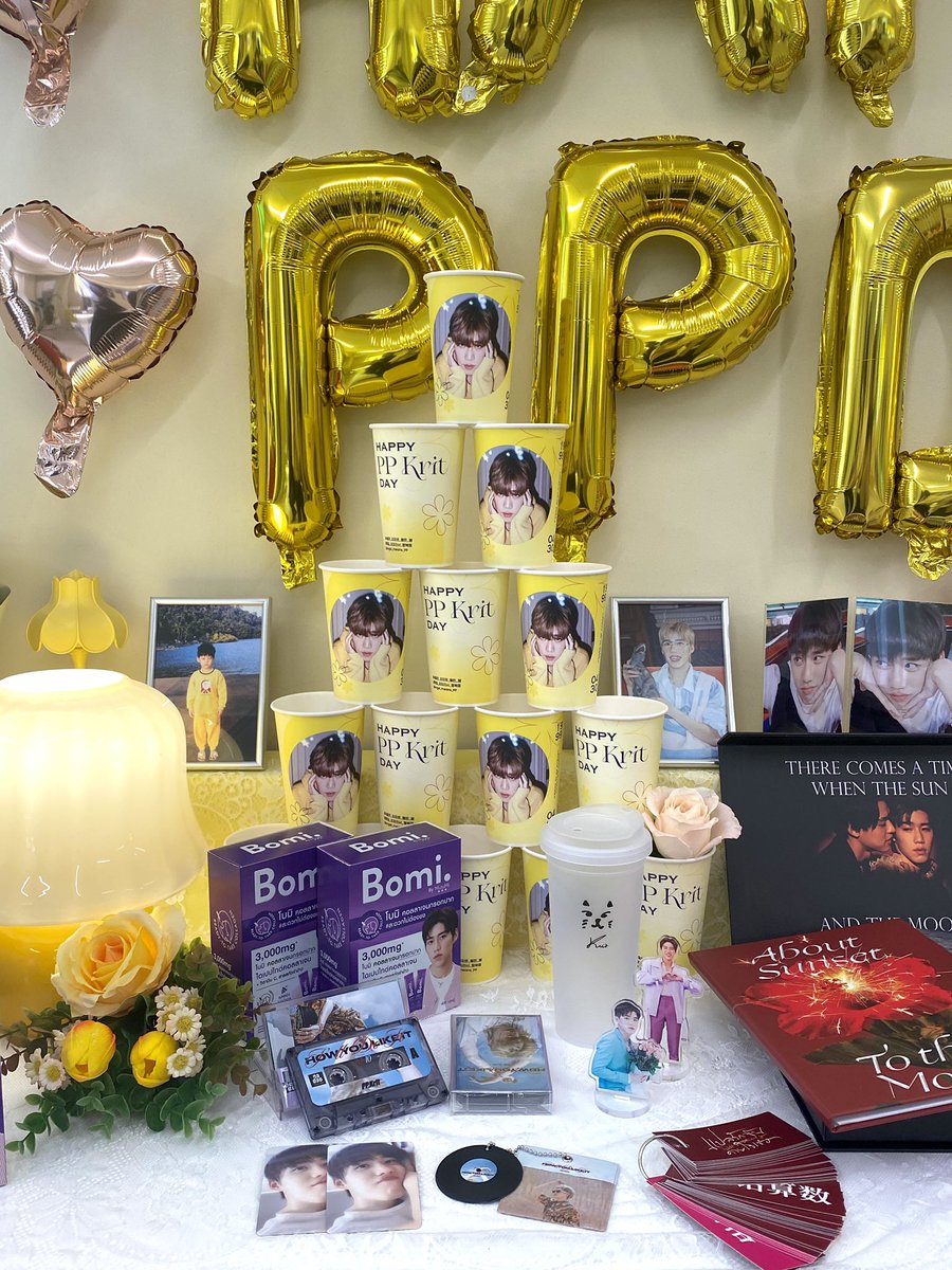 beabaddu's tweet photo. 최종의 최종까지 피피 생일 끝내주게 즐기기💛
피피 덕에 행복한 시간을 내리 3일동안 보냈어요
카페에 오셔서 사랑을 가득보내주신
모든 분들 감사했습니다.ᐟ.ᐟ 🥳❤️💙
#4월은_피피로_물든_봄
#매일_피피라서_행복해
#Angel_means_PP
#ppkritt #พีพี https://t.co/RC6irxOkCC