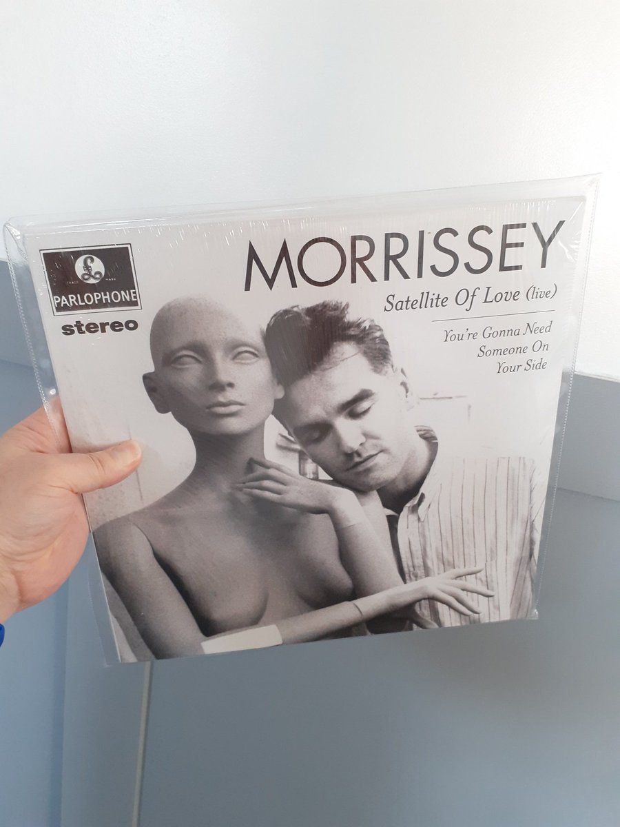 Keef_B_1's tweet photo. #Morrissey & #Marr. Borrowed these off my son, thought i'd save them for #SinglesSunday.
#Singles #vinyl #vinylrevival #vinylrecords #vinyldays #vinylcommunity #sundaysongbook #sundayvibes #SundayMorning #SundaySpecial #SundayMorning @officialmoz @Johnny_Marr @JMarrvellous
πβ€ https://t.co/4n4ocxLcFe