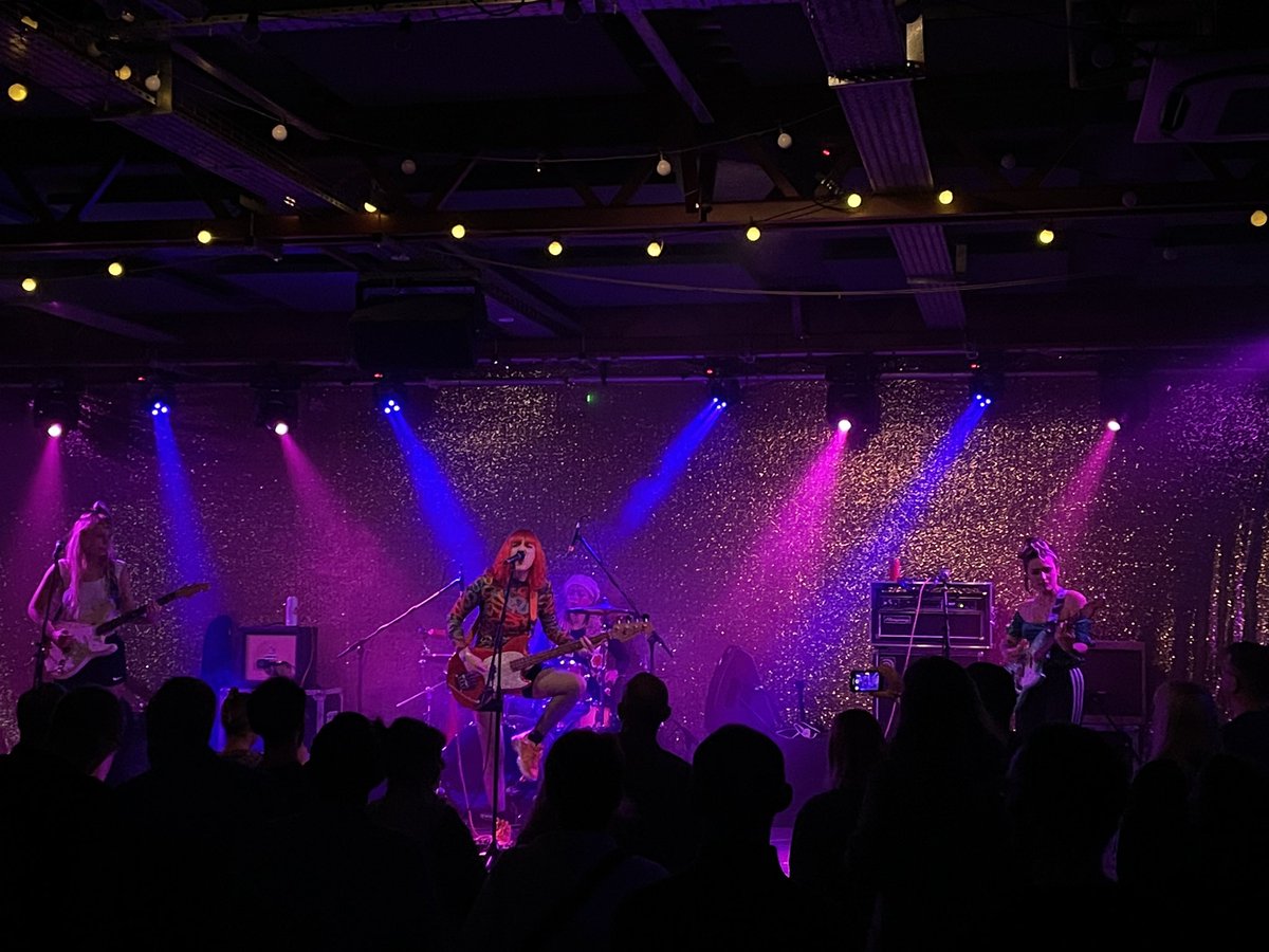 lauramillz88's tweet photo. Such a great day at #GoldSounds festival yesterday. Was nice to get out and watch a few bands with a few beers. Missed doing things like this the last couple of years, you just can’t beat live music! 🎸🍺#PipBlom #GoatGirl #NewDad #LooseArticles https://t.co/AyRISHql3y