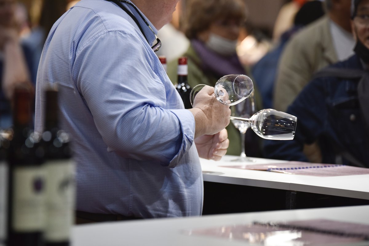 foiredeparis's tweet photo. Découvrez des produits régionaux des quatre coins de l’Hexagone sur #FoireDeParis, et ramenez de quoi préparer l'apéro ! 🇫🇷 🧀 🥓

📍  Pavillon 3 - Terroirs, #Vins &amp; #Gastronomie https://t.co/Q9Lru8zLno