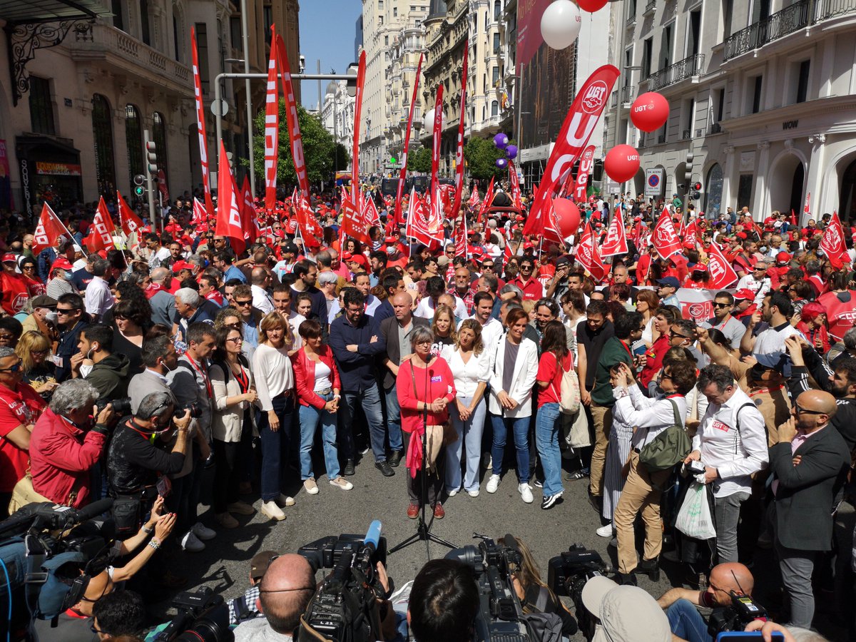 CCOOMadrid's tweet image. ¡Feliz 1 de Mayo Día del Trabajador y la Trabajadora!

🔴Tenemos que sentir orgullo de pertenecer a la clase que lucha por los derechos de todos y todas ✊🏼 #1mayo2022 #LaSolucion
#1MCCOO

➡️En breve va a comenzar la manifestación de Madrid, d la mostraremos a modo de hilo👇