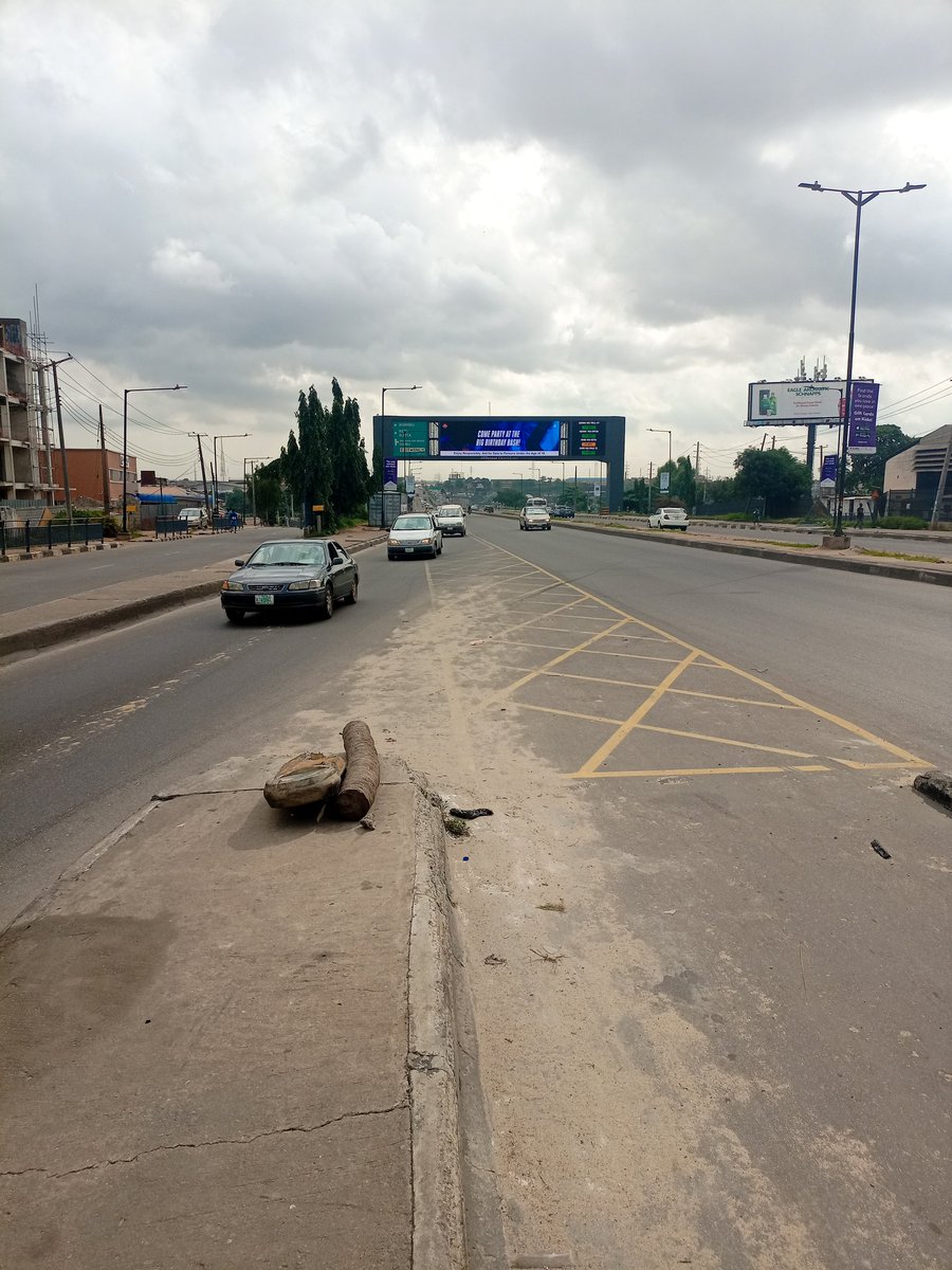tosanwealthO's tweet photo. Conspiracy to Establish Illegitimate Traffic Offences:
Dear Mr. Gov @jidesanwoolu, I wish to call your attention to a perceived conspiracy between the agency that marks the road @LSPWC_Official and Lagos State Environmental and Special Offences Unit (Taskforce)  @Taskforce112 1/5 https://t.co/aM6yhVPBaL