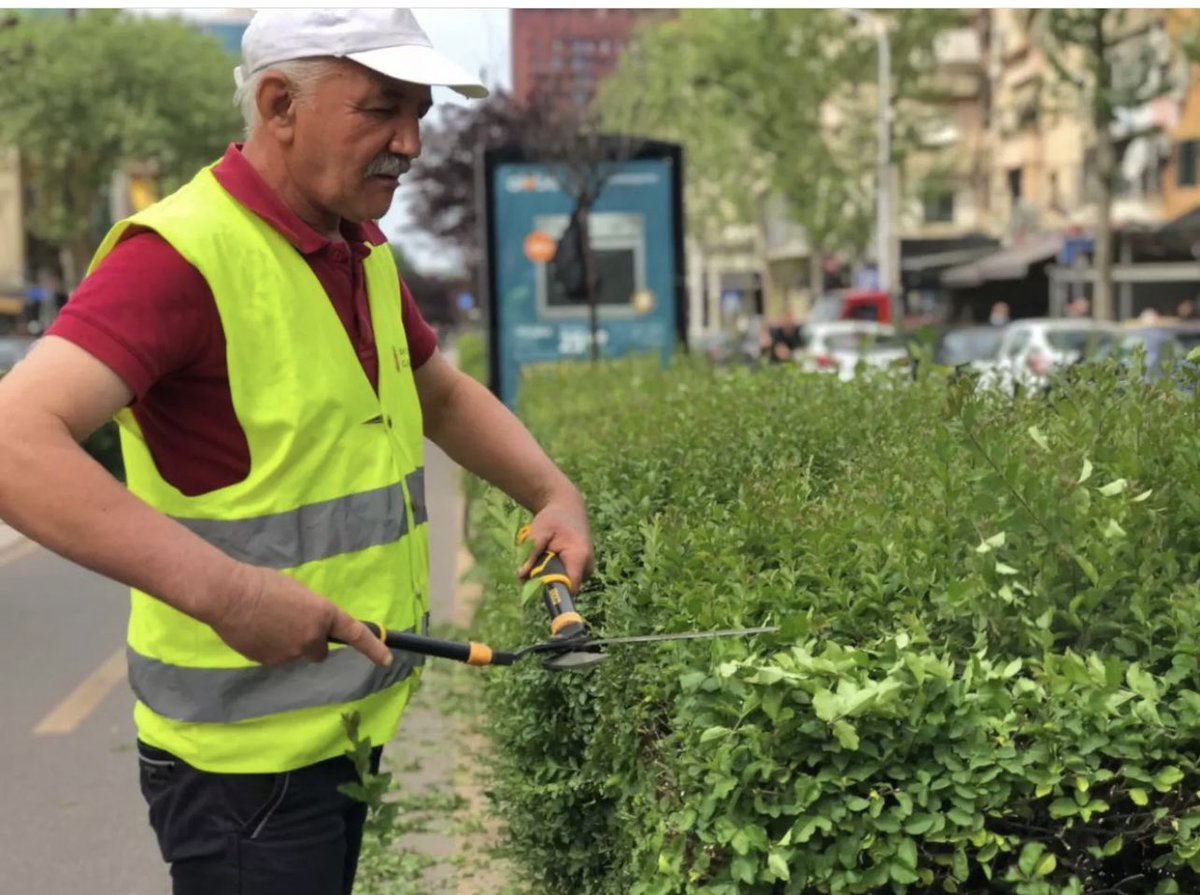 glindxhet_madhi's tweet photo. Mbledhjen e fundit të KB miratuam rritjen e pagave për disa nga kategoritë e punonjësve të qytetit.
#Bashke 🌺#TiranaEuropeanYouthCapital2022 https://t.co/gRSE2vzFBy
