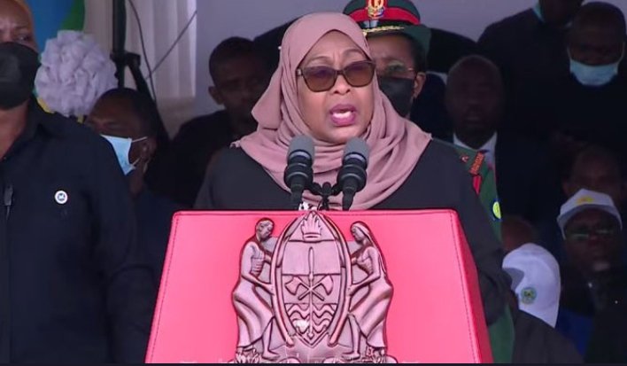 mumenathegreat's tweet image. “Jambo letu lipo (Mshahara) si kwa kiwango kilichosemwa na #TUCTA kwa sababu mnajua hali ya uchumi wa nchi yetu na Dunia hali si nzuri sana, nimeagiza jambo liwepo, mahesabu yanaendlea, tutajua lipo kwa kiasi gani,”_ RAIS SAMIA #MeiMosi2022