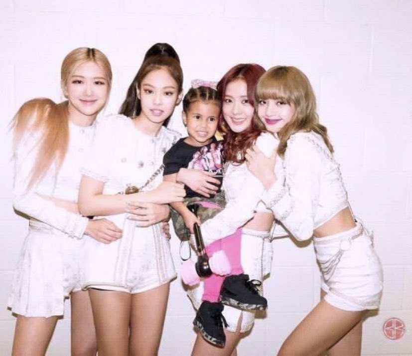 jichusworld's tweet photo. remember when they asked to this little girl “who do you want to hold you?” and she answered “the pretty red haired girl please” 🥹 https://t.co/9Zg2yvr4Fk