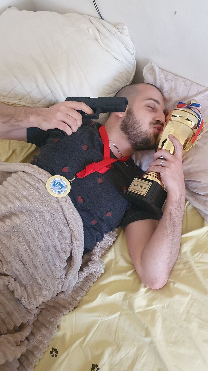 Yesterday was a dream...
Budi2 institucija 🦾