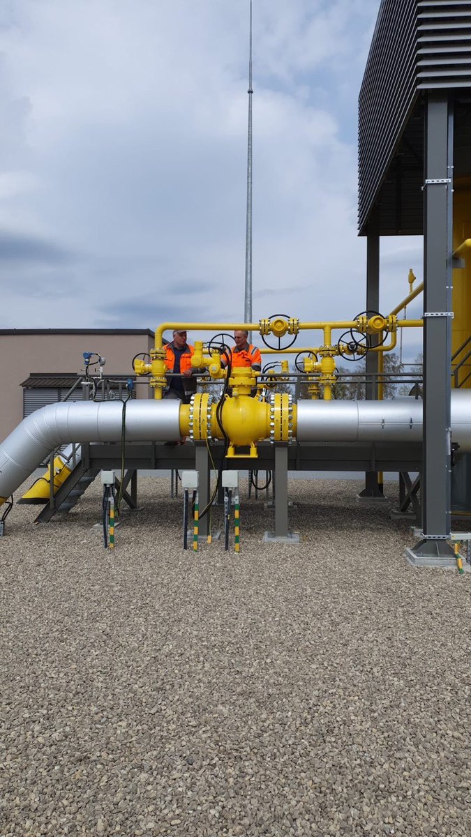 A historic day. Last week, Russia cut off gas supplies to Poland; today, first time in history, gas is being transferred from LT to PL through the newly commissioned GIPL pipeline. LT is doing its part in helping to maintain regional energy security.