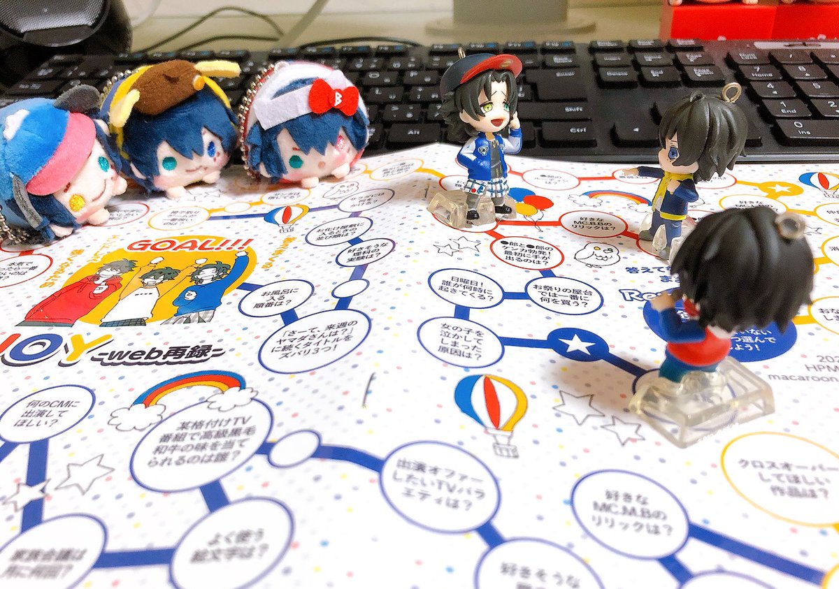 本が届いて嬉しい!
オマケ用のシールも無事に届いたので今からザクザク切ります✂️
無配はあと一種類なにか作りたい
旅の支度はまだ何もしていない 