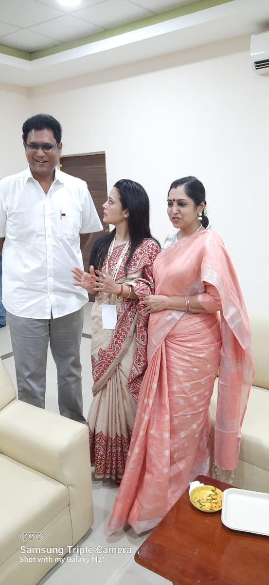 MahuaMoitra's tweet photo. Wonderful to address the DMK Youth Wing’s Student Conclave in Chennai today. With @Udhaystalin & @ThamizhachiTh https://t.co/ZeWifGVFA8