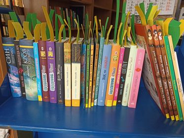 ukrainelibrary's tweet photo. Libraries in Szczecin (Poland) replenish the collection of books in Ukrainian for refugees from Ukraine https://t.co/HB8h54xdgD