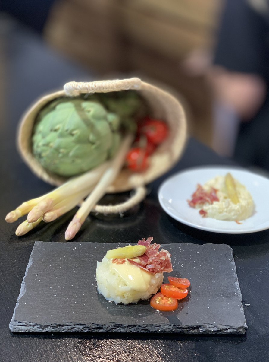 BlogHedonista's tweet photo. Tapas con el #espárrago de #Gavà como protagonista en #GastroGavà
🗓 29 y 30 de #abril y 1 de #mayo
📍Pl. Jaume Balmes. #Gavà
1️⃣ @NostrapizzaG
2️⃣ @mardepins
3️⃣ #sunsetburger
4️⃣ @TastammGava
#firaespàrrecs #tempsdespàrrecs https://t.co/6V9BX8orb2