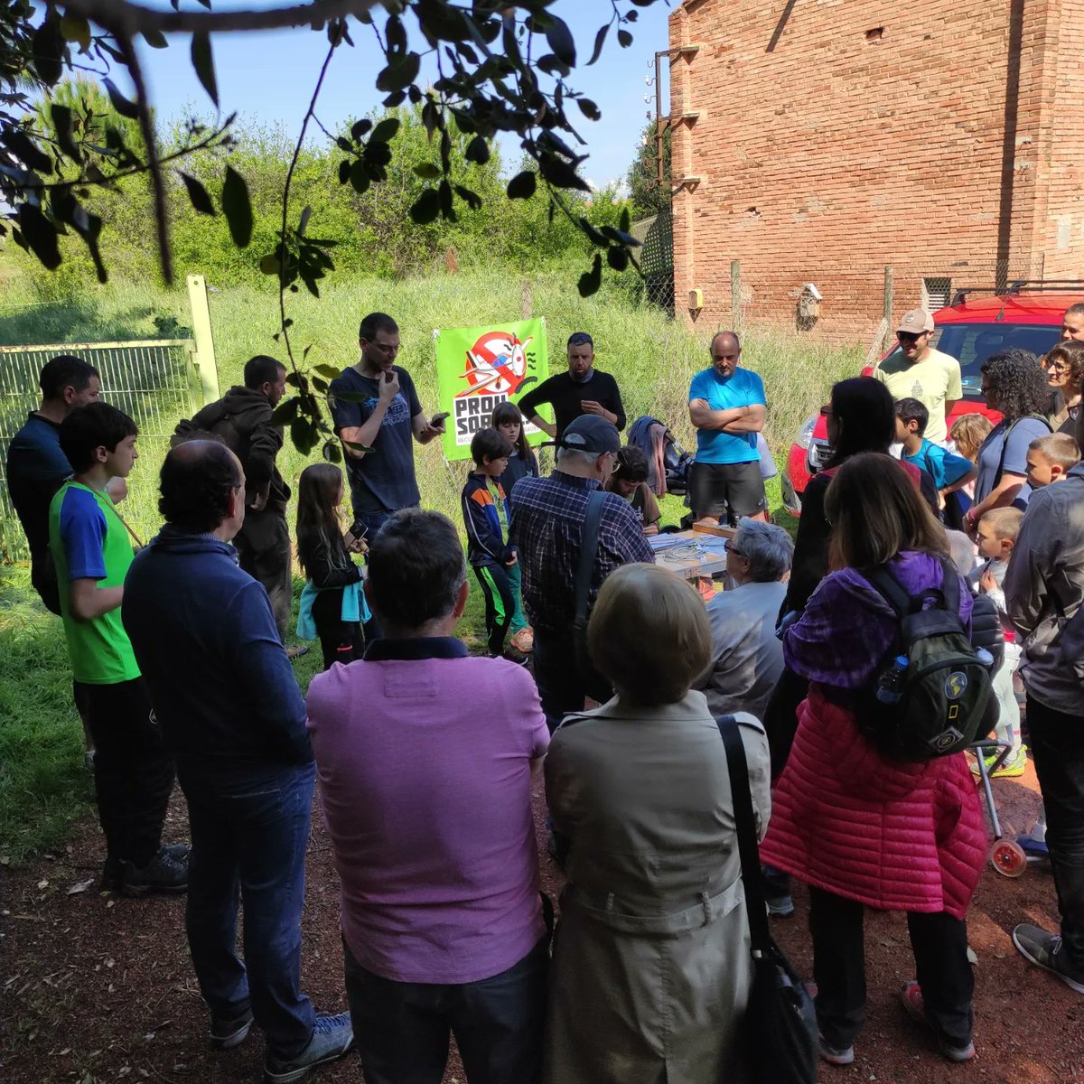 prousorollbages's tweet photo. Gràcies a tots els que heu vingut a la jornada d'anellament, gràcies, @IllaMarc per tota la feinada i per les explicacions. 
#Sssoroll2022 #prousorollbages #soroll #avioneta #sorollavioneta #sorollavionetabages
#menysavionsmésvida @AjSantFruitos @ajsantpedor @aj_castellnou https://t.co/WwB0fy6CG5