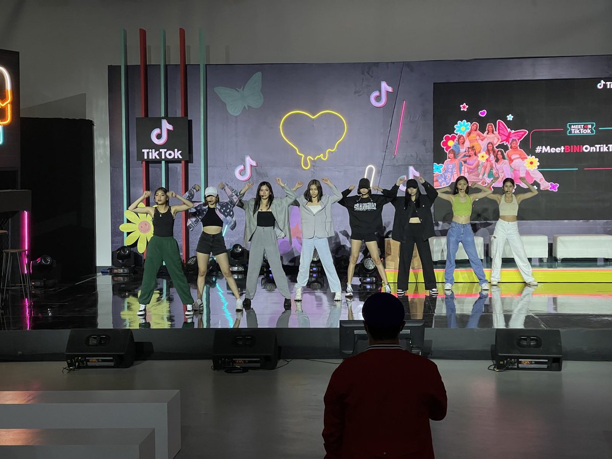 BINI_ph's tweet photo. #BINI : #MeetBINIOnTikTok link is now live! 

@TikTokPH 

Watch here:
https://t.co/5d18HY0KyD https://t.co/Yfipz4tnsv