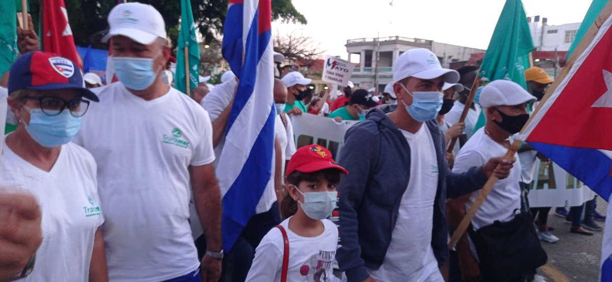 Felicidades trabajadores de Cuba y el mundo.  Hoy un día de fiesta. #Tranzmec #Azucareros, presentes en un Sí por Cuba y su Revolución. #CubaViveYTrabaja #PorCubaUnidosVenceremos