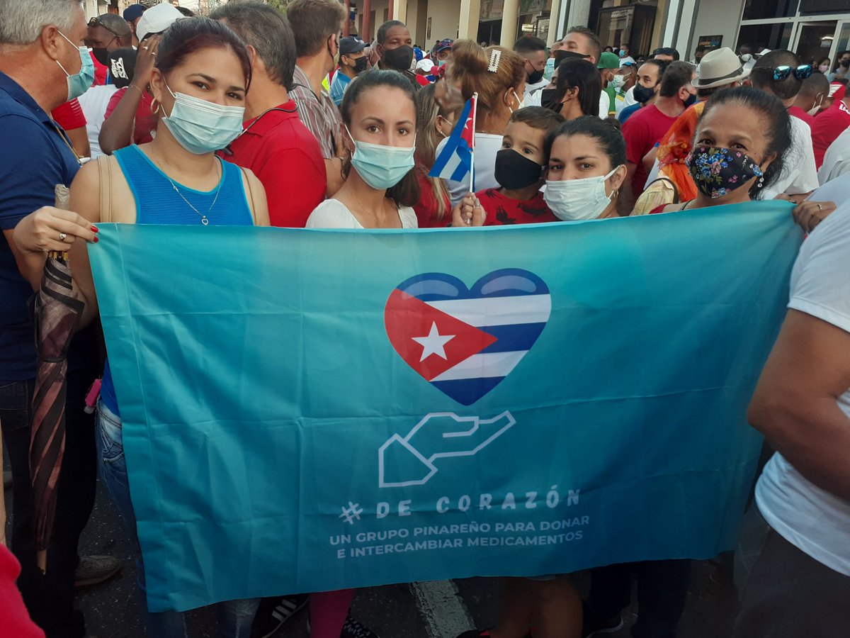 <a href="/DeCorazonCuba/">#DeCorazón</a> en #PinardelRío presente en la Plaza!!! 
¿Qué nos une? El amor por #Cuba, quieres más? 
#vivaEl1roDeMayo #CubaViveYTrabja