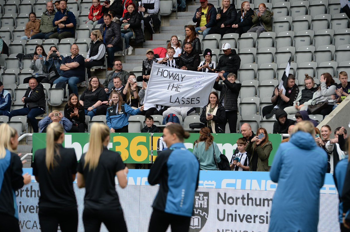 NUFCWomen's tweet image. 👏 Today’s attendance was an outstanding 22,134, which breaks our previous record set in January! 

Massive thank you to everyone who turned up! 

🖤🤍