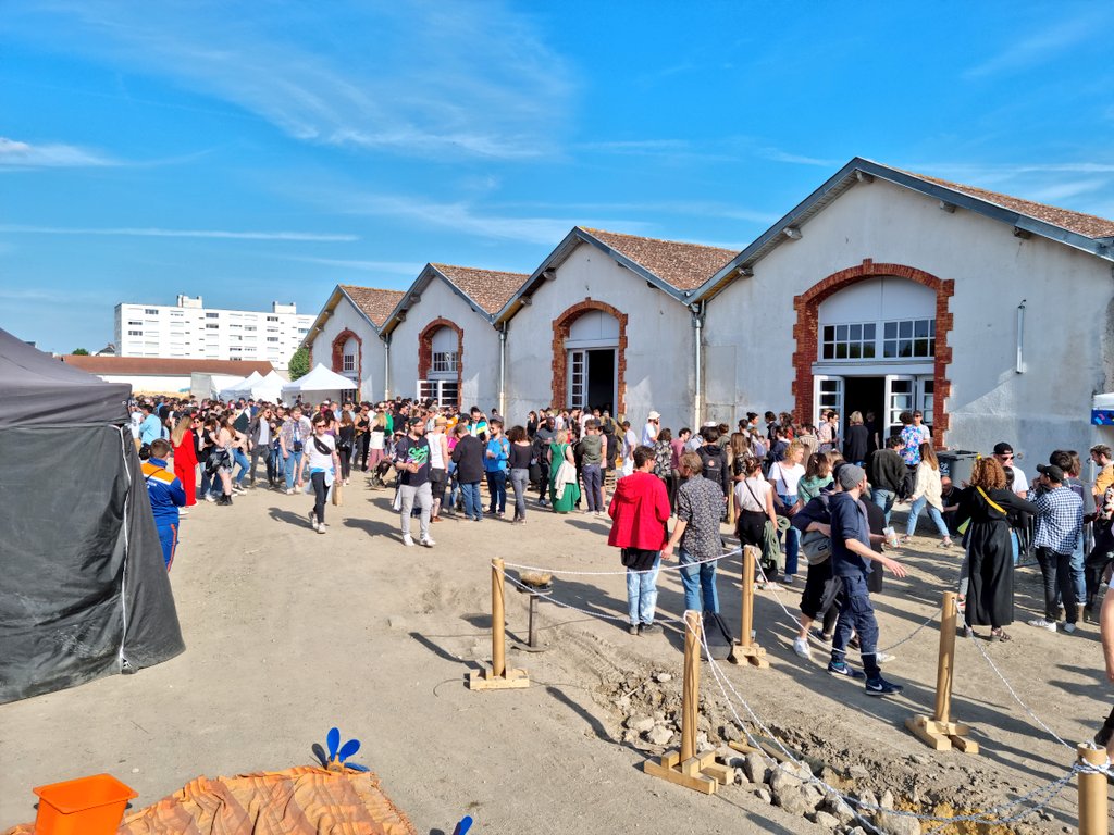 villedetours's tweet photo. Beaucoup de monde aux Beaumonts pour @lesilots ! 😍

Merci à vous d'avoir répondu présent ! https://t.co/EsYw8OKcJx