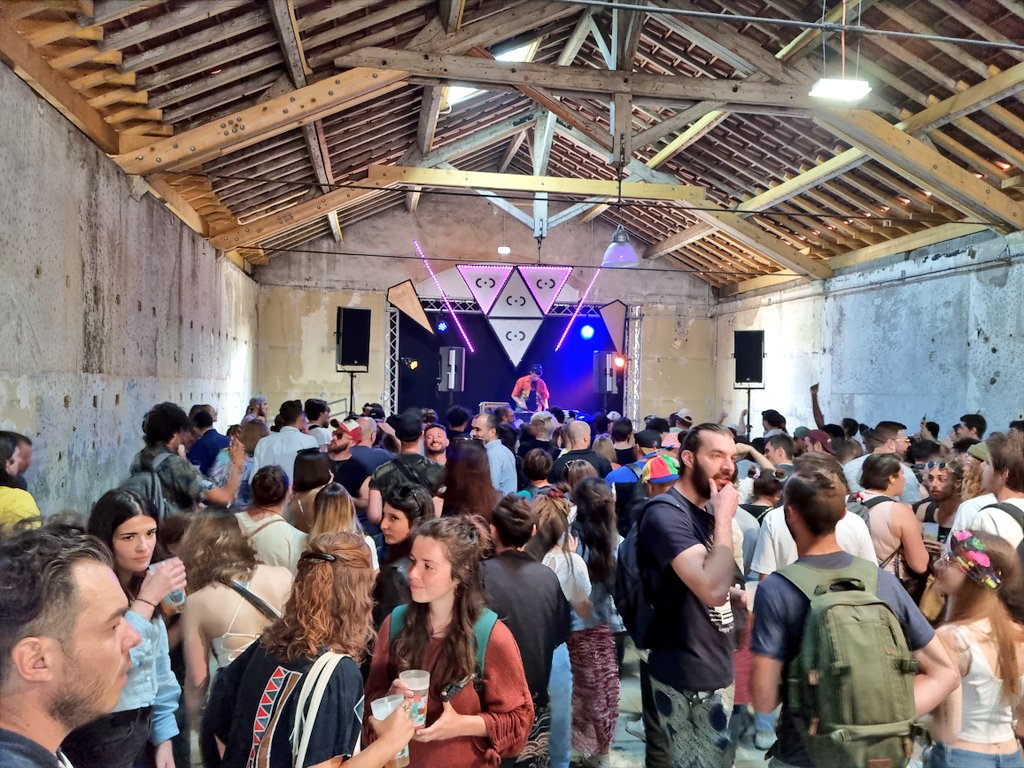 villedetours's tweet photo. Beaucoup de monde aux Beaumonts pour @lesilots ! 😍

Merci à vous d'avoir répondu présent ! https://t.co/EsYw8OKcJx