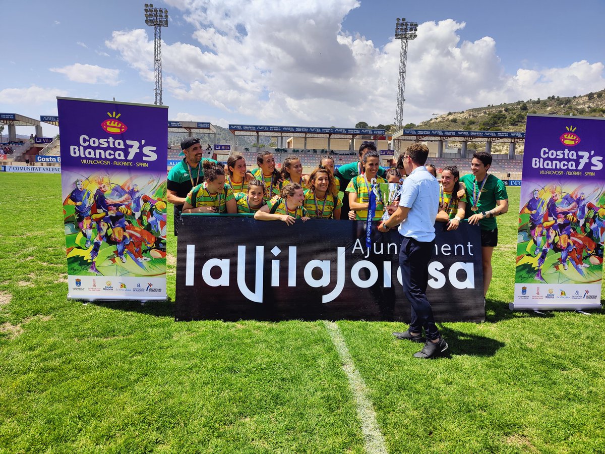 CopaReina7s's tweet photo. Clasificación Challenge de ascenso:

1- @JabatosRugby 
2- @RugbyfemSevilla 
3- @xvhortaleza 
4- Costa Blanca
5- @ShamrockRC 
6- @GetxoRugby 
7- @cdarquitectura 
8- @VRAC https://t.co/JgjLWX9LPg