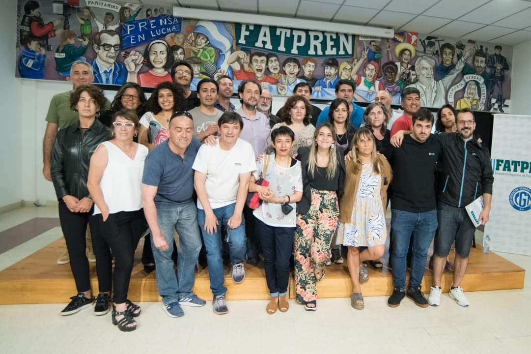 En este 1 de mayo, día de lxs trabajadorxs, saludo a todxs mis compañexs de <a href="/PrensaFATPREN/">FATPREN</a> que, contra viento y marea, sostienen nuestro oficio. Nos guía la unidad de los sindicatos de prensa del país por nuestros derechos y de todo el movimiento obrero por nuevas conquistas.