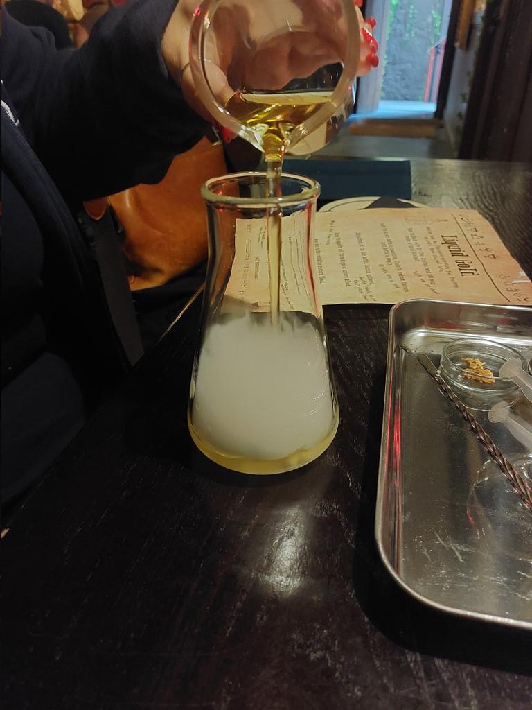 soojam's tweet photo. Fabulous day out in Edinburgh and ended in the Magical Potions Tavern 😲🥳🔮🪄 #brilliantfun #imawitch https://t.co/HGTuzJ2EsR