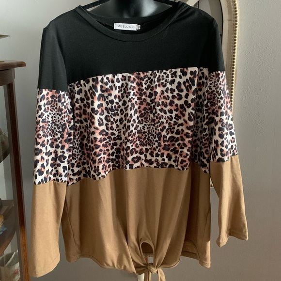 LisaHow166's tweet photo. So good I had to share! Check out all the items I'm loving on @Poshmarkapp #poshmark #fashion #style #shopmycloset #avenue #misslook #bananarepublic: https://t.co/BcJf2IIHC5 https://t.co/4NR53UBTKh