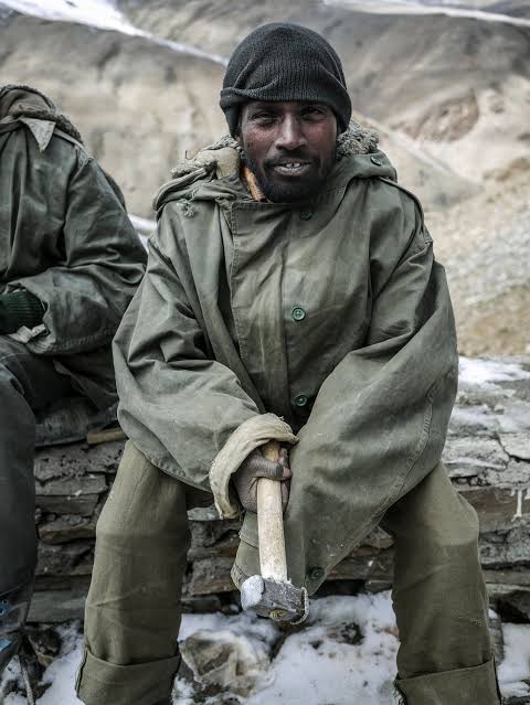 #LabourDay2022 #LabourDay
A thought for the people who brave the odds and risk their lives; so that we may ride...