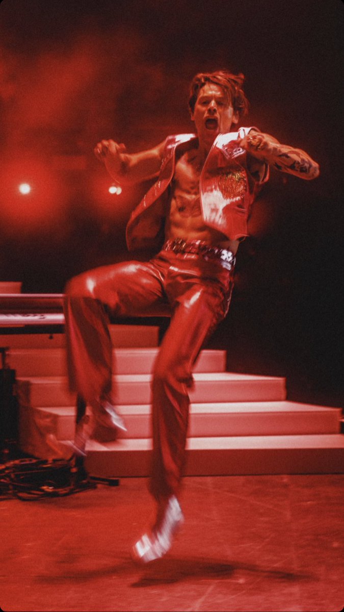 hstylespics's tweet image. harry at coachella, shot by anthony pham