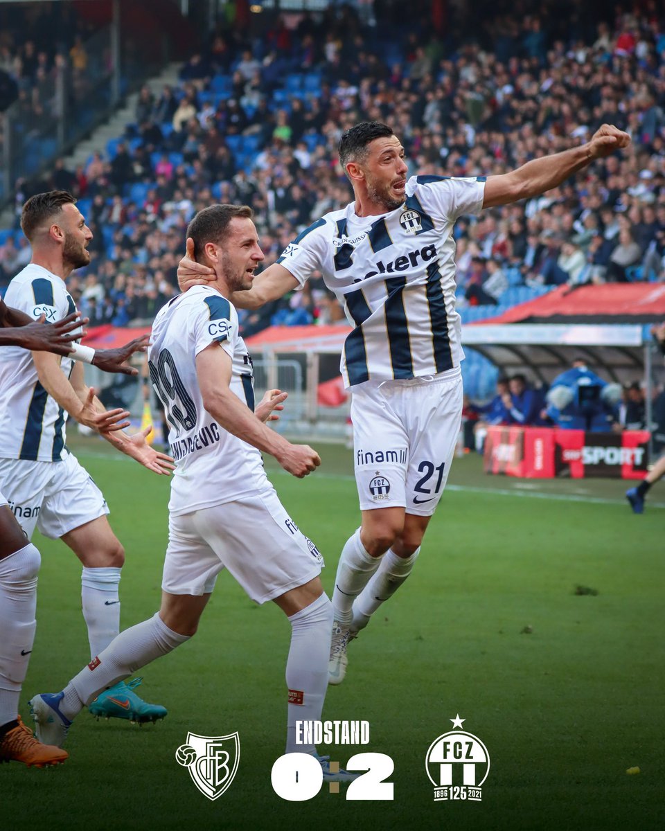 fc_zuerich's tweet image. Schlusspfiff! Schweizer Meister 2021/2022!!!! 🏆

#FCBFCZ #fcz #stadtclub #NieUsenandGah