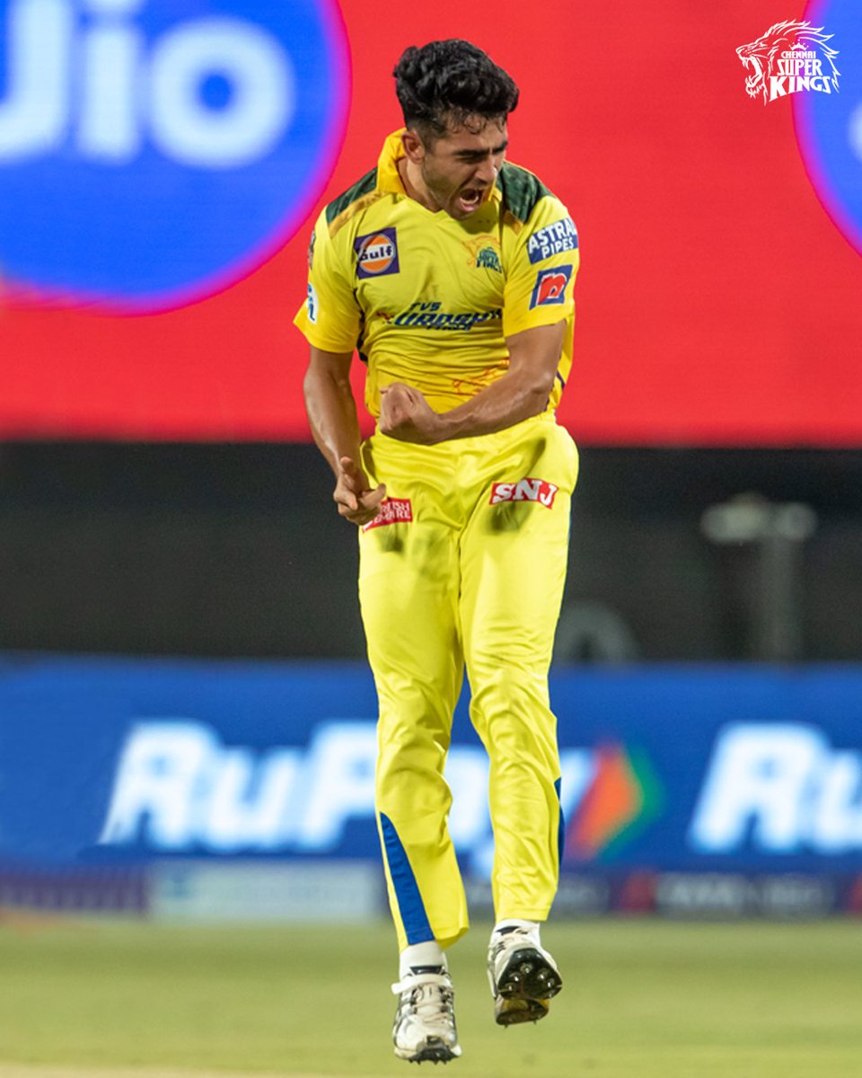 ChennaiIPL's tweet photo. Super Two-per from Mukesh!🔥🔥

#SRHvCSK #Yellove #WhistlePodu 🦁💛 https://t.co/3uO1kM20nK
