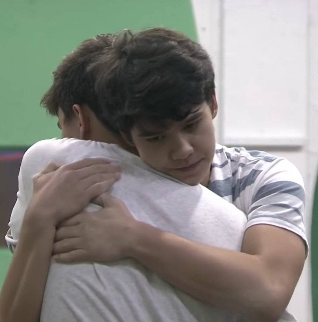 louisityvuitton's tweet photo. Thank you Luke for the simple yet great things you did to Rob throughout your journey in PBB. I hope your bond will grow outside the house (🏋‍♂️ or 🎵).

Rob continue fighting for Team Brit.

1/2 of #RobLuke #LukeRob signing-off

#RobBlackburn #LukeAlford #PBBTeen5thEviction https://t.co/JuvI6ZuPHc