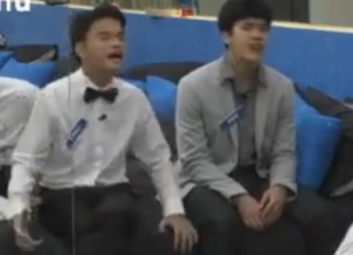 louisityvuitton's tweet photo. Thank you Luke for the simple yet great things you did to Rob throughout your journey in PBB. I hope your bond will grow outside the house (🏋‍♂️ or 🎵).

Rob continue fighting for Team Brit.

1/2 of #RobLuke #LukeRob signing-off

#RobBlackburn #LukeAlford #PBBTeen5thEviction https://t.co/JuvI6ZuPHc