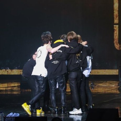 maesets's tweet photo. and i promise you this, i’ll always look out for you. straykids, for life. https://t.co/NWqUv48U0X