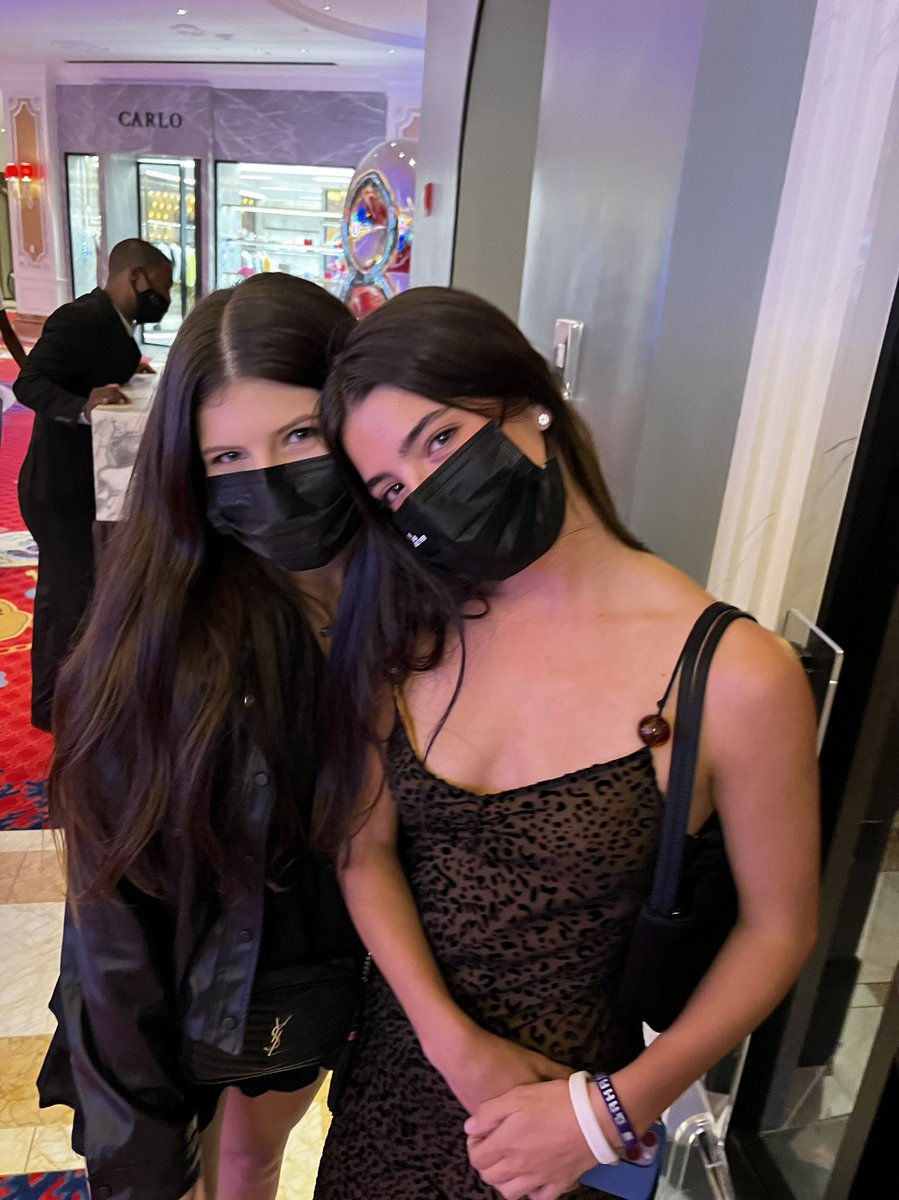 damelioloyal's tweet photo. happy bday @charlidamelio <3 can’t believe u’re already 18😭 i’m so lucky for having u, u make my life so much brighter. love u with my whole heart, and i’ll always be here for u no matter what. have the best day every bby💘💘💘 my forever numb #1 
#charlis18th https://t.co/G5F8SepLym