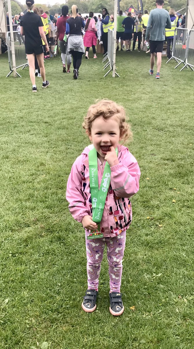 ian_shawcross's tweet image. Day 231,run 118, 934 ran, 1066k 2 go.
Not ideal prep, on night shifts + 2 hours later running the spring 10k. Luckily I had my 2 girls 2 cheer me along, + then got 2 cross the finish line with them both.
justgiving.com/ian-shawcross2…
#spring10k
#2000krun #TeamShine
@SHINEUKCharity