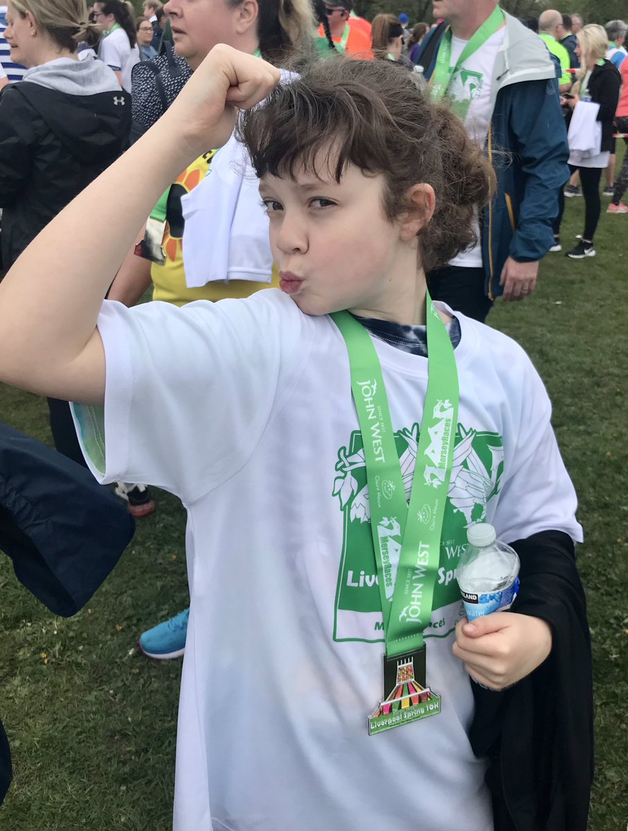 ian_shawcross's tweet image. Day 231,run 118, 934 ran, 1066k 2 go.
Not ideal prep, on night shifts + 2 hours later running the spring 10k. Luckily I had my 2 girls 2 cheer me along, + then got 2 cross the finish line with them both.
justgiving.com/ian-shawcross2…
#spring10k
#2000krun #TeamShine
@SHINEUKCharity