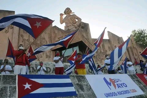 Anyculturales's tweet photo. #1deMayo en Las Tunas #CubaViveEnSuHistoria #CubaPorLaVida 
@Liagr23 @diazbardon @yelenistv @CubanoYoe @YenimaD https://t.co/PWexS7OFN3