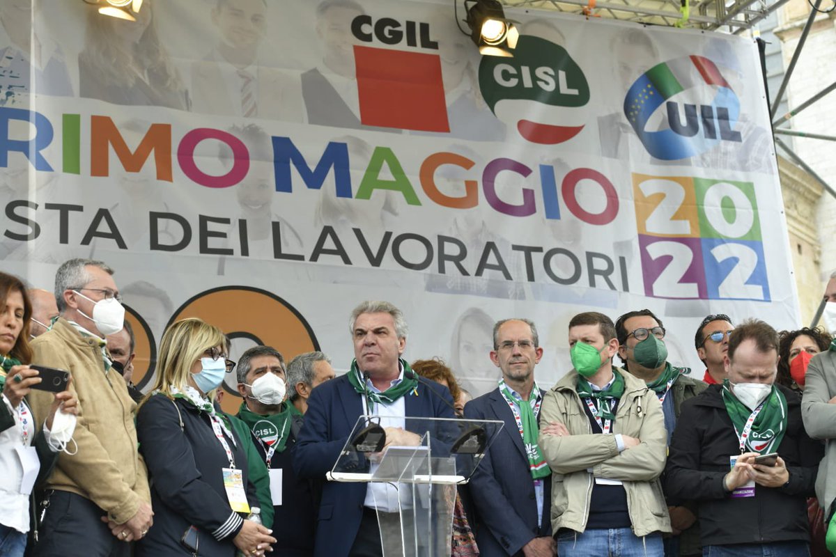 Cisl_Lazio's tweet photo. La Cisl del Lazio con le Unioni Sindacali Territoriali e le Federazioni Regionali ad #Assisi per il #1maggio2022 
Al lavoro per la pace.
#LuigiSbarra “Sui salari, lavoro e sviluppo ora servono fatti concreti. Bisogna disegnare insieme il cambiamento”. https://t.co/Pj459ANGf8