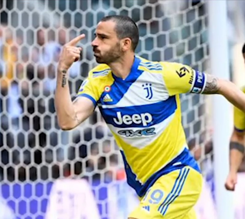 #JuveVenezia ...e buon compleanno dalla #TrinceaJuve!!! @francedit <a href="/gianper/">gianper</a> <a href="/matusa69/">Andrea Uggetti</a> <a href="/VitoSodano/">Vito Sodano</a> <a href="/VFrancavilla/">Valentina Francavilla</a> <a href="/giancarlosudano/">Giancarlo Sudano</a> <a href="/mattscanna/">Matteo Scannavini</a> <a href="/Contz/">Contz</a> <a href="/mikid303/">Michele Donati</a>