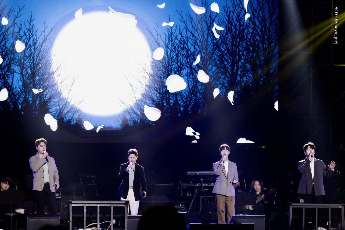 soyo_pic's tweet photo. 20220430 WONDERLAND FESTIVAL 2022

밤에 야외에서 듣는 만월이라니 🌕

#라포엠 #유채훈 #최성훈 #정민성 #박기훈 #LAPOEM https://t.co/SUkt0qdlMN