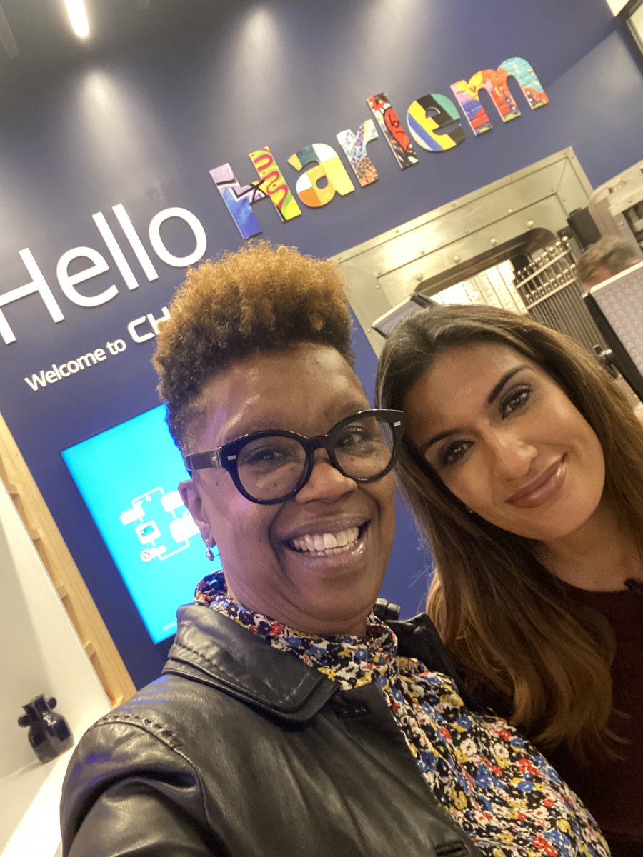 prmaven17's tweet photo. When you get up, dress up & show up to fulfill your commitments to @weareluminary_ , magic happens!! Thank U @CBSNewYork for caring for my perspective about why organizations like #Luminary are uber important to ALL women, especially women of color!! #vaultviews #harlemborn https://t.co/I5T9S9fuJe